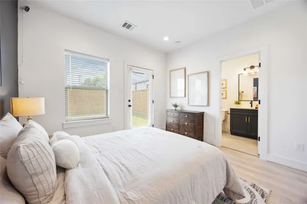 $369,900 | 7805 Amelia Road, Unit B, Houston, TX 77055