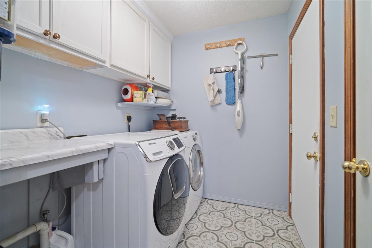 400 Park Pl Drive Normal, IL 61761 - Photo 17 of 33 a utility room with dryer and washer
