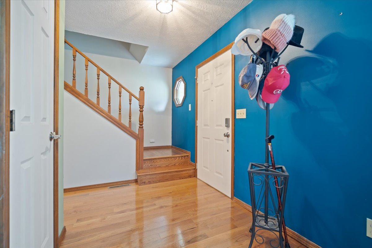 400 Park Pl Drive Normal, IL 61761 - Photo 5 of 33 a view of entryway