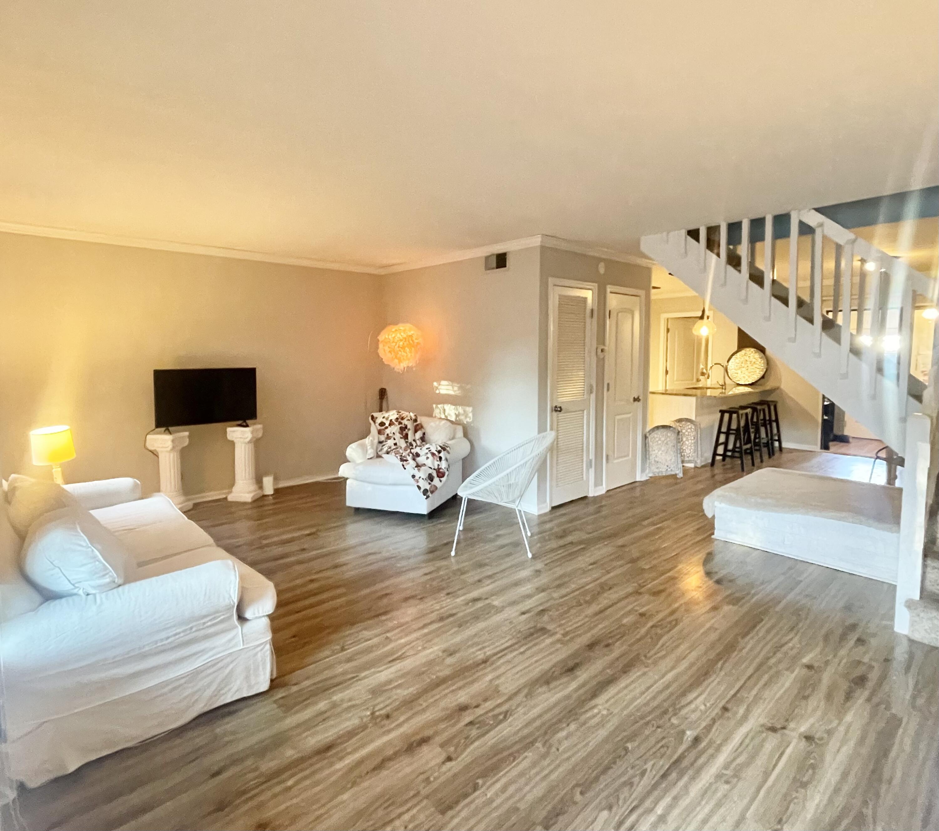 677 Buckhall Court, Unit C Mount Pleasant, SC 29464 - Photo 2 of 12 IMG_2486