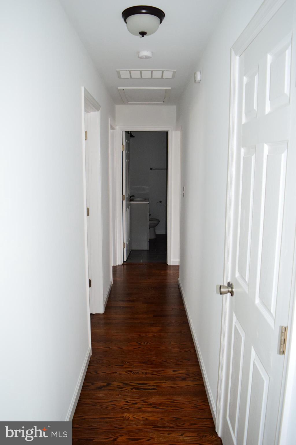 20 Larkin Road Burlington, NJ 08016 - Photo 8 of 20 Gallery Image 8