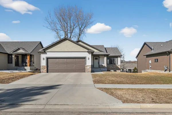 $414,900 | 3907 Sunnydale Lane Southeast, Rochester, MN 55904