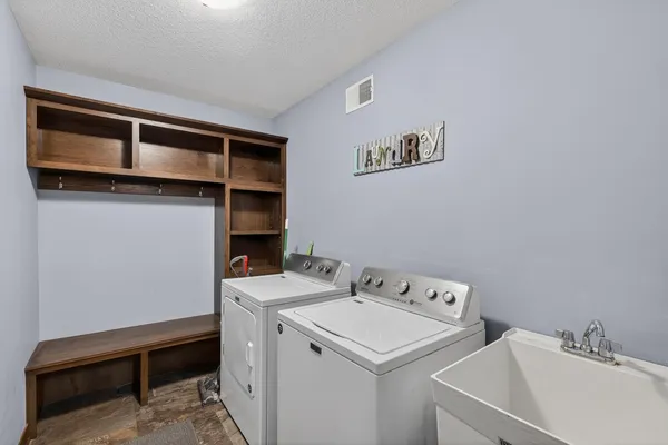 $414,900 | 3907 Sunnydale Lane Southeast, Rochester, MN 55904