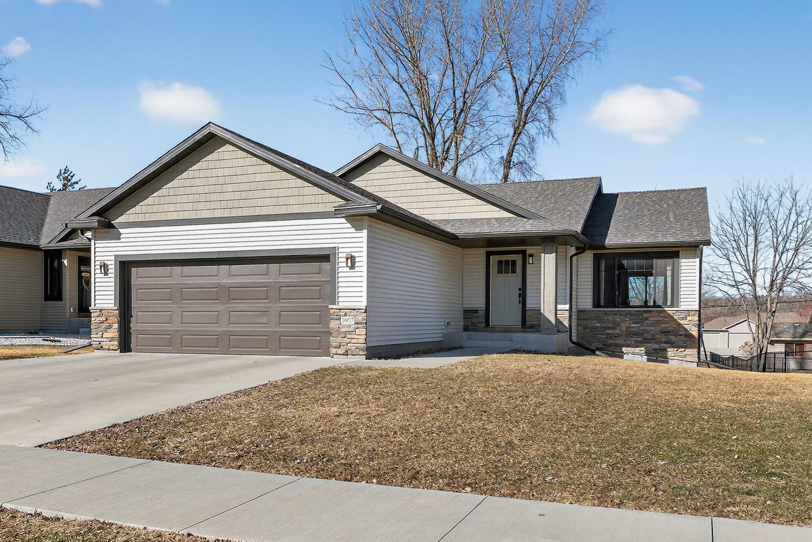3907 Sunnydale Lane Southeast Rochester, MN 55904 - Photo 2 of 28