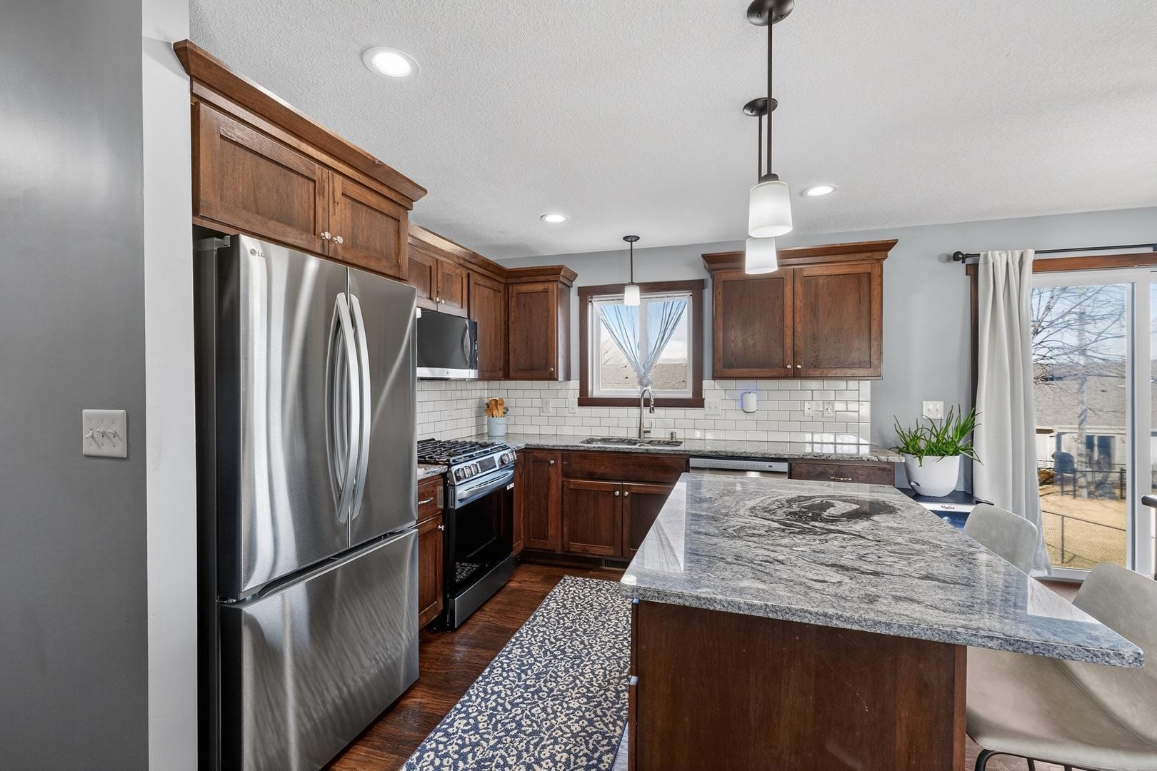 3907 Sunnydale Lane Southeast Rochester, MN 55904 - Photo 9 of 28