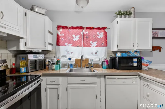 $359,900 | 18 Cadbury Place, Naugatuck, CT 06770