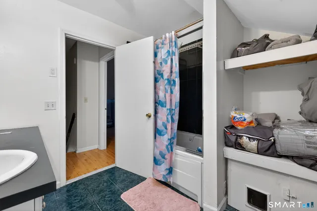 $359,900 | 18 Cadbury Place, Naugatuck, CT 06770