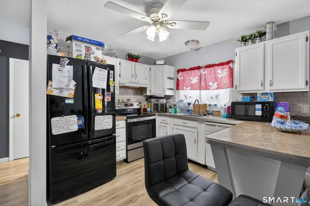 $359,900 | 18 Cadbury Place, Naugatuck, CT 06770