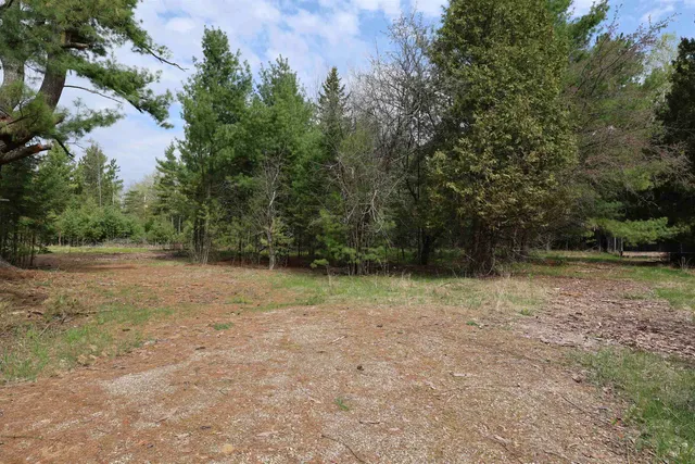 $25,900 | 606 East Brook Street, Suring, WI 54174