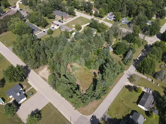 $25,900 | 606 East Brook Street, Suring, WI 54174