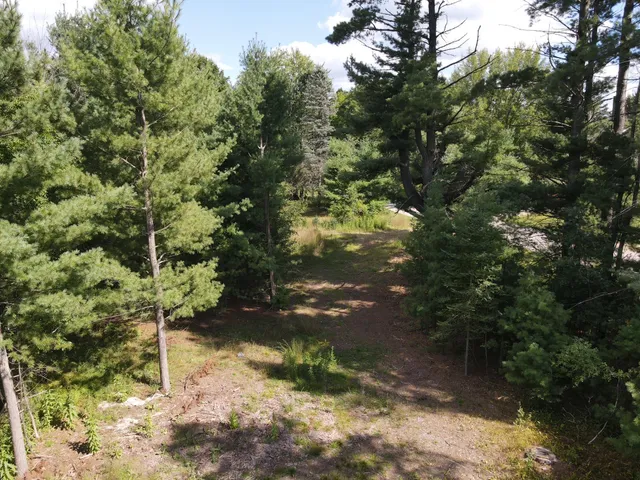 $25,900 | 606 East Brook Street, Suring, WI 54174