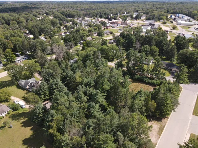 $25,900 | 606 East Brook Street, Suring, WI 54174