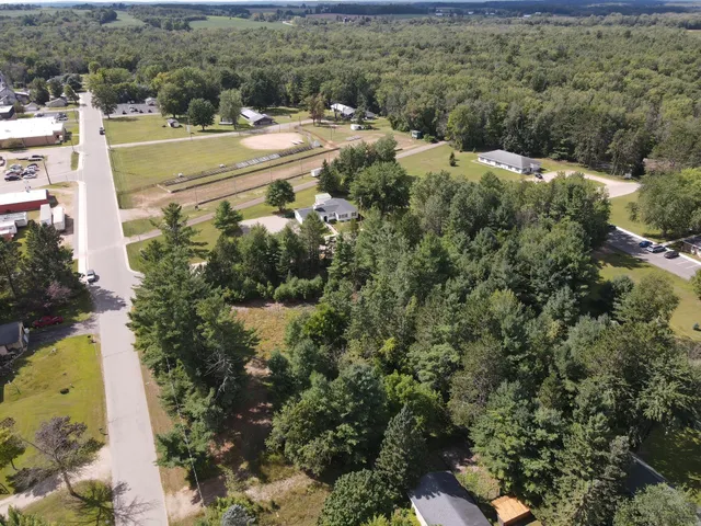 $25,900 | 606 East Brook Street, Suring, WI 54174