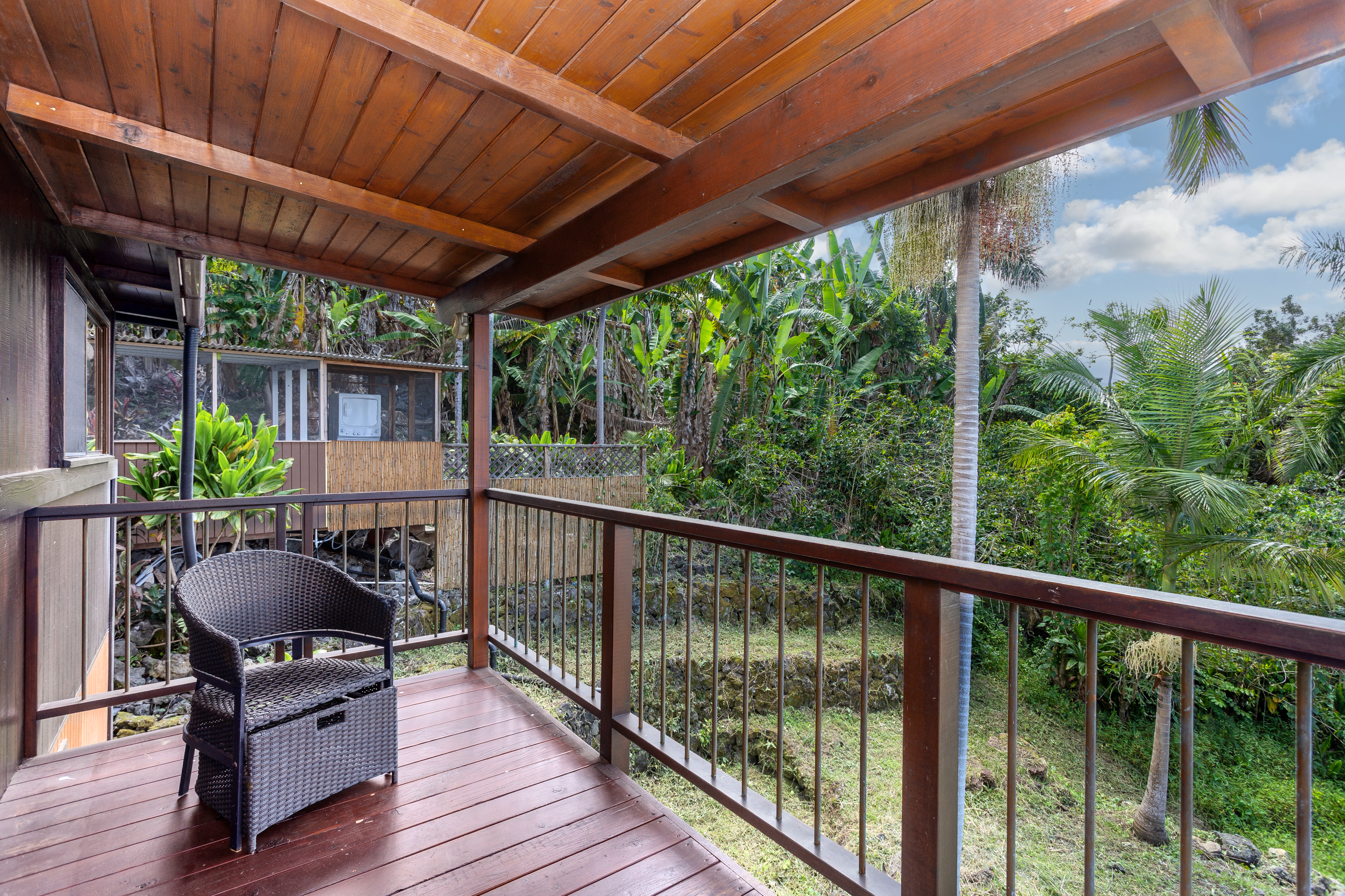 82-5971 Government Main Road Captain Cook, HI 96704 - Photo 26 of 30 a view of porch with seating space