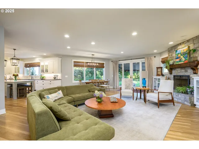 $2,000,000 | 11790 Northwest Fox Ridge Road, McMinnville, OR 97128