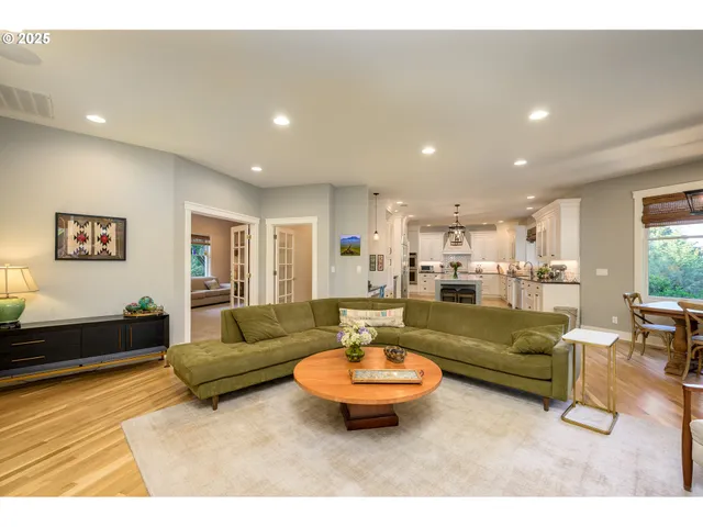 $2,000,000 | 11790 Northwest Fox Ridge Road, McMinnville, OR 97128