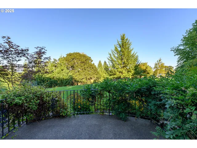 $2,000,000 | 11790 Northwest Fox Ridge Road, McMinnville, OR 97128