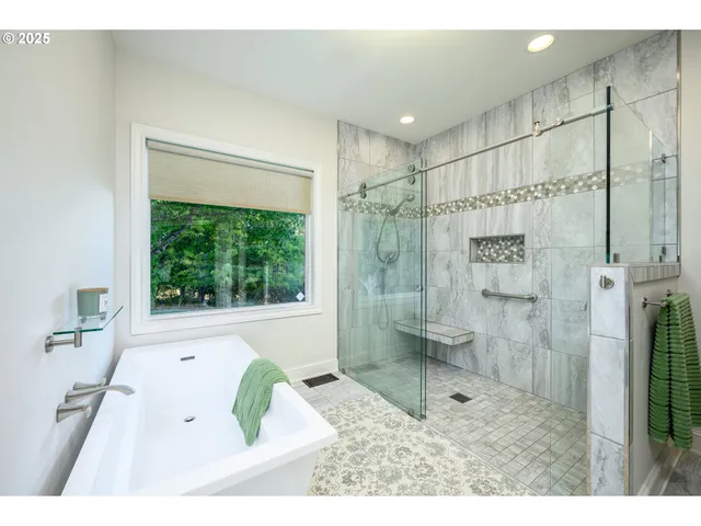 $2,000,000 | 11790 Northwest Fox Ridge Road, McMinnville, OR 97128