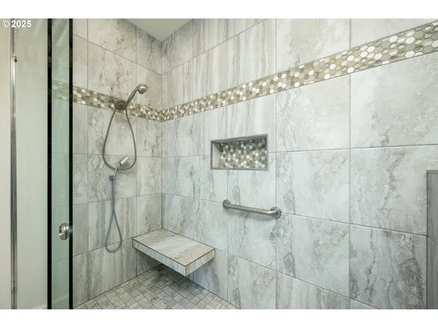 $2,000,000 | 11790 Northwest Fox Ridge Road, McMinnville, OR 97128