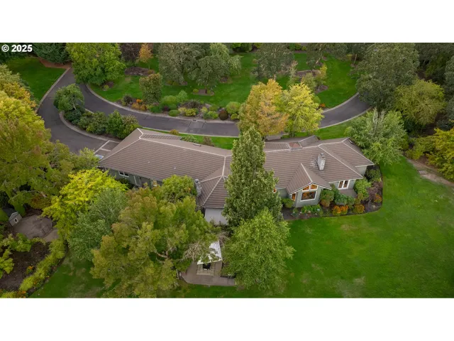 $2,000,000 | 11790 Northwest Fox Ridge Road, McMinnville, OR 97128