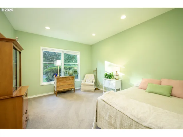 $2,000,000 | 11790 Northwest Fox Ridge Road, McMinnville, OR 97128