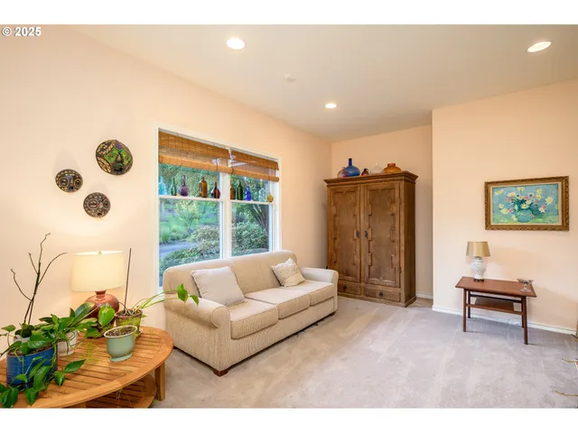 $2,000,000 | 11790 Northwest Fox Ridge Road, McMinnville, OR 97128