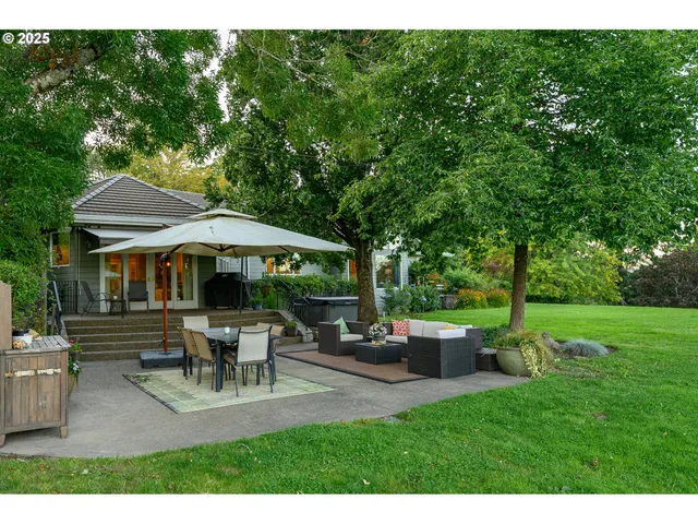 $2,000,000 | 11790 Northwest Fox Ridge Road, McMinnville, OR 97128