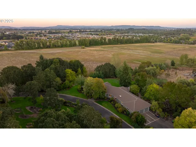$2,000,000 | 11790 Northwest Fox Ridge Road, McMinnville, OR 97128