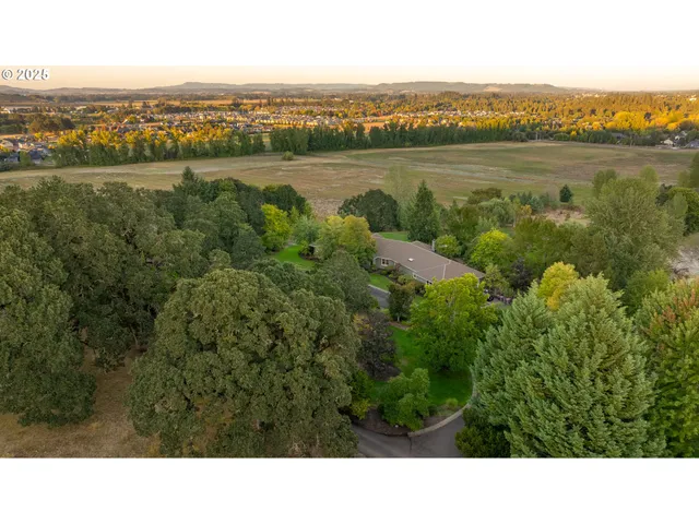 $2,000,000 | 11790 Northwest Fox Ridge Road, McMinnville, OR 97128