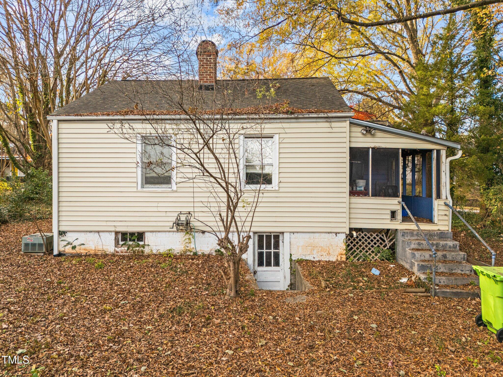 307 Bickett Boulevard Raleigh, NC 27608 - Photo 8 of 11 8-web-or-mls-DJI_20241204152114_0084_D