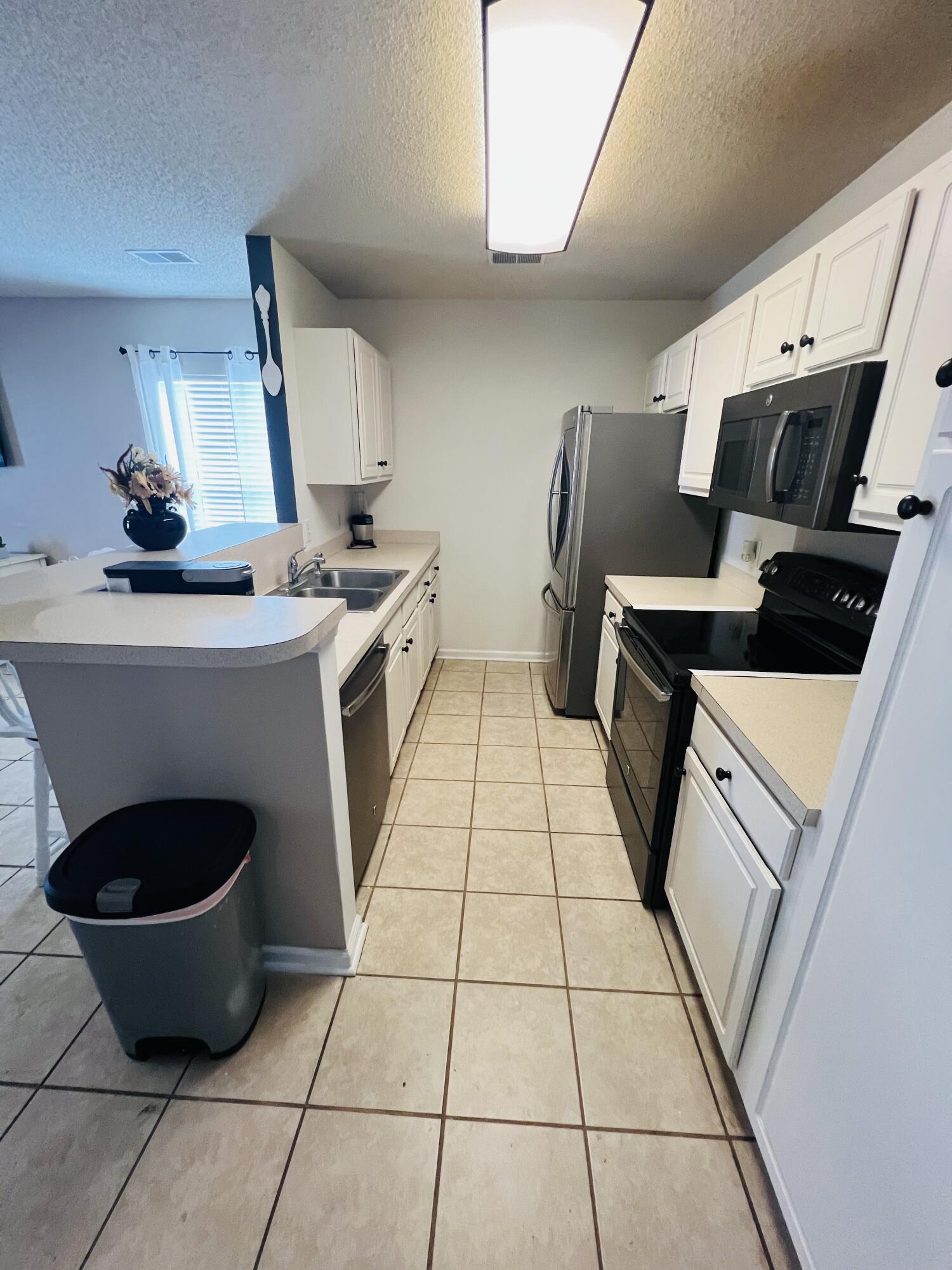125 Tyron Road Summerville, SC 29483 - Photo 8 of 21 IMG_2557