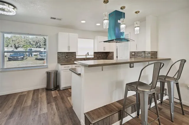 $284,900 | 1015 East Howry Avenue, Deland, FL 32724