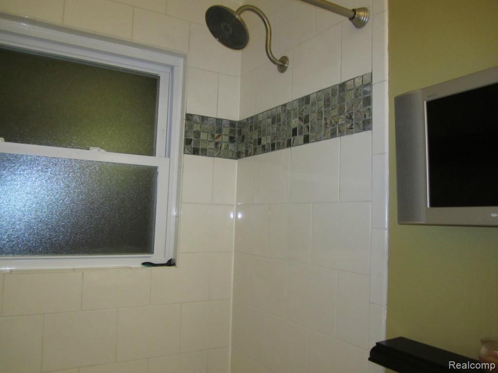 11 Stapleton Street Mount Clemens, MI 48043 - Photo 14 of 16 IMG_0496.jpg