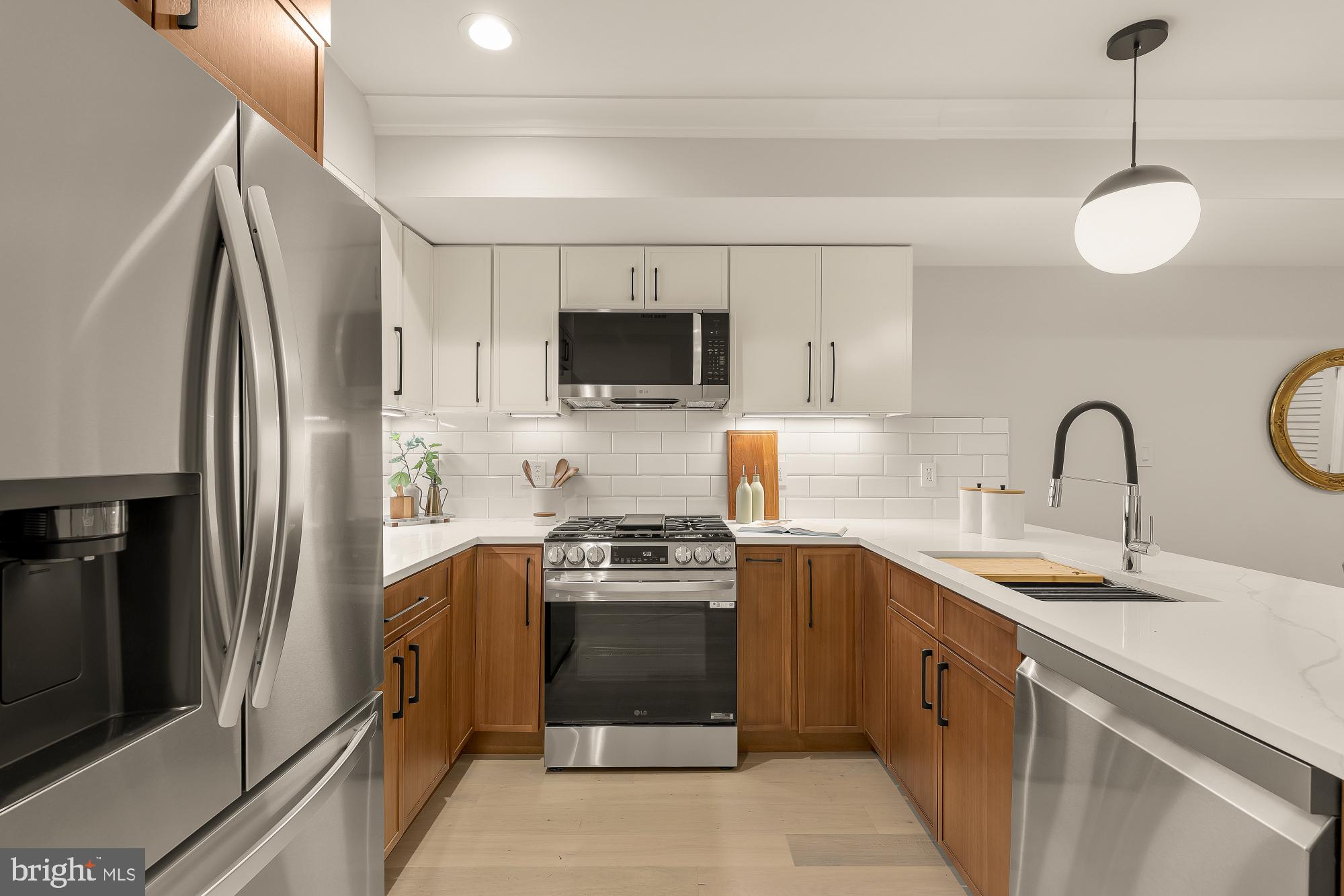647 G Street Southeast, Unit 1 Washington, DC 20003 - Photo 2 of 32