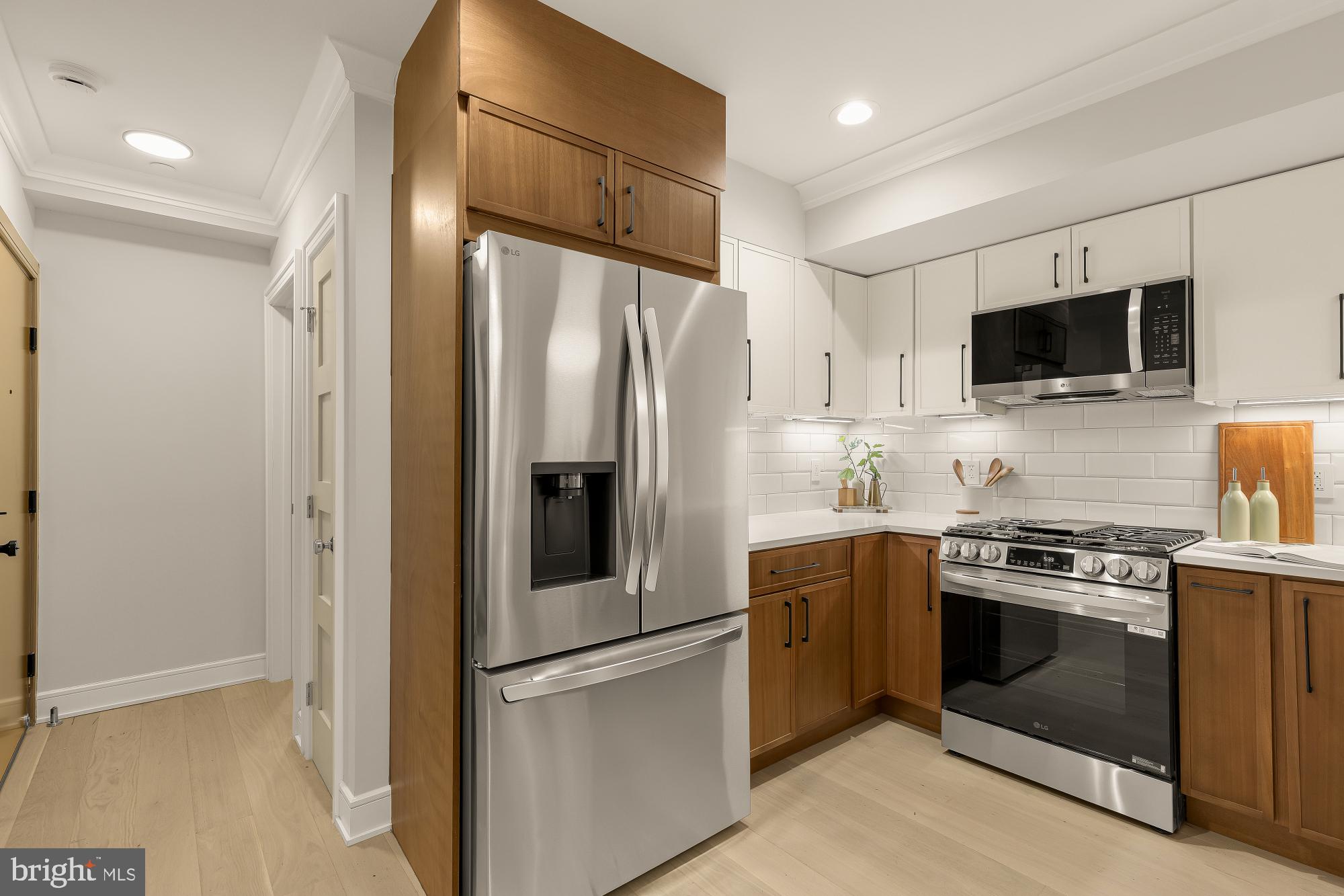 647 G Street Southeast, Unit 1 Washington, DC 20003 - Photo 4 of 32