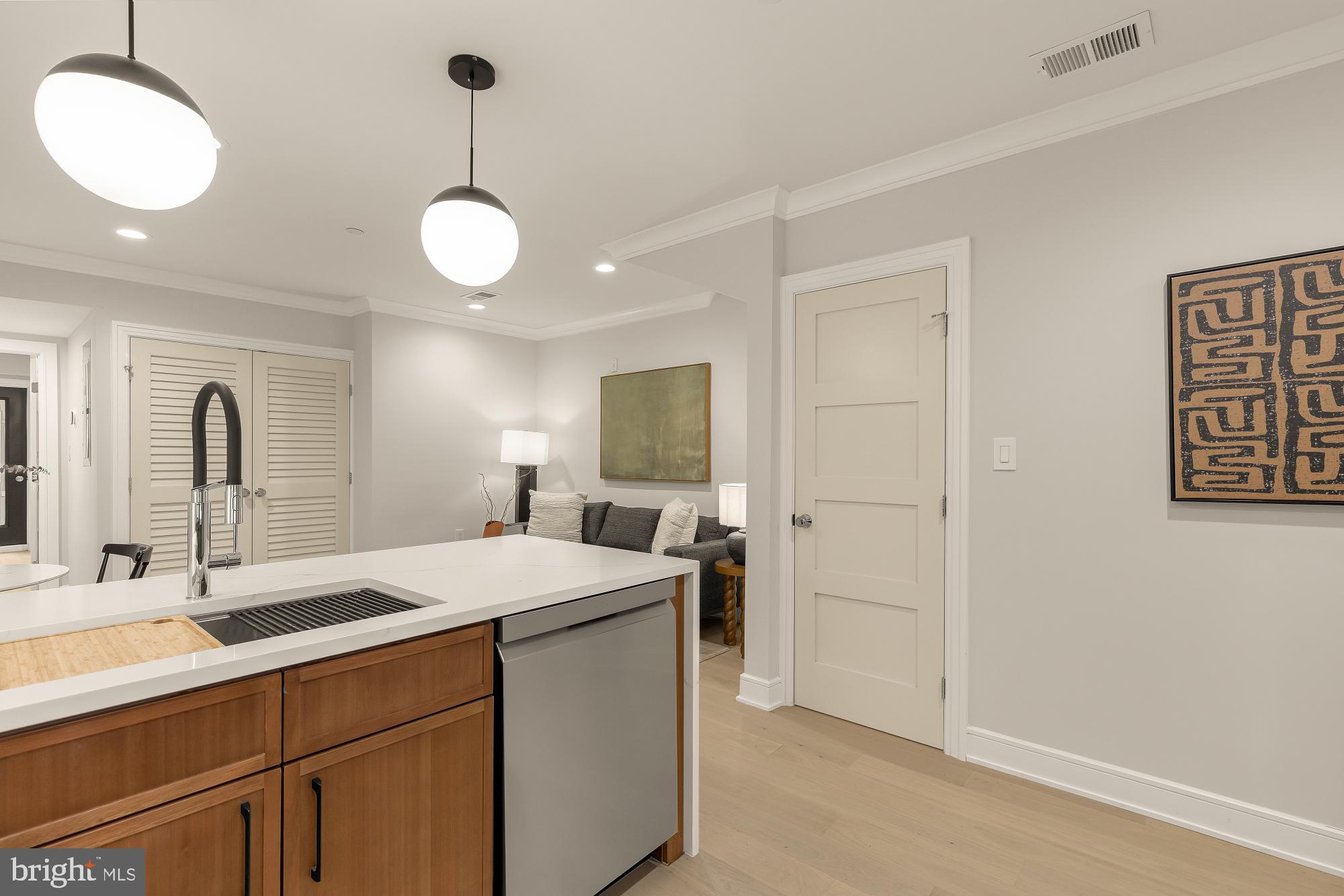 647 G Street Southeast, Unit 1 Washington, DC 20003 - Photo 5 of 32