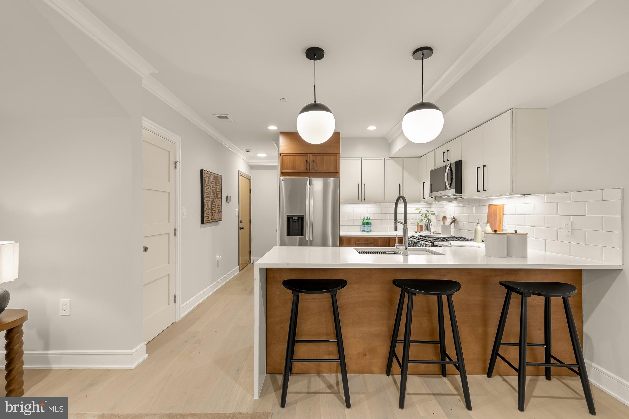647 G Street Southeast, Unit 1 Washington, DC 20003 - Photo 8 of 32