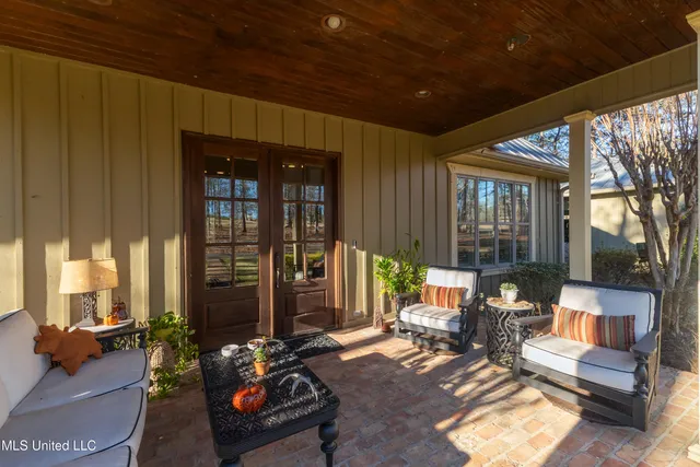 $979,900 | 35 Boggy Hollow Road, Purvis, MS 39475