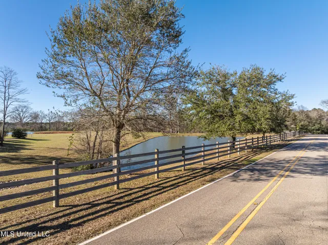 $979,900 | 35 Boggy Hollow Road, Purvis, MS 39475