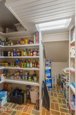 $979,900 | 35 Boggy Hollow Road, Purvis, MS 39475