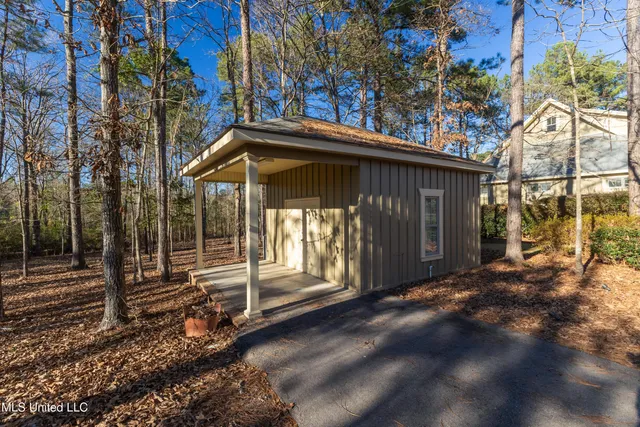 $979,900 | 35 Boggy Hollow Road, Purvis, MS 39475