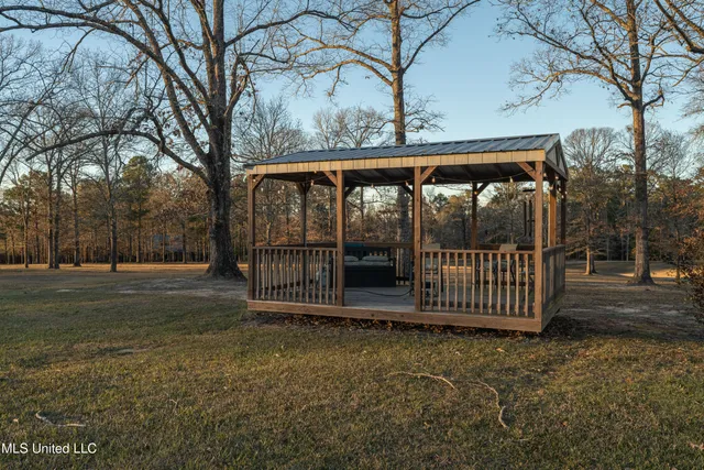 $979,900 | 35 Boggy Hollow Road, Purvis, MS 39475