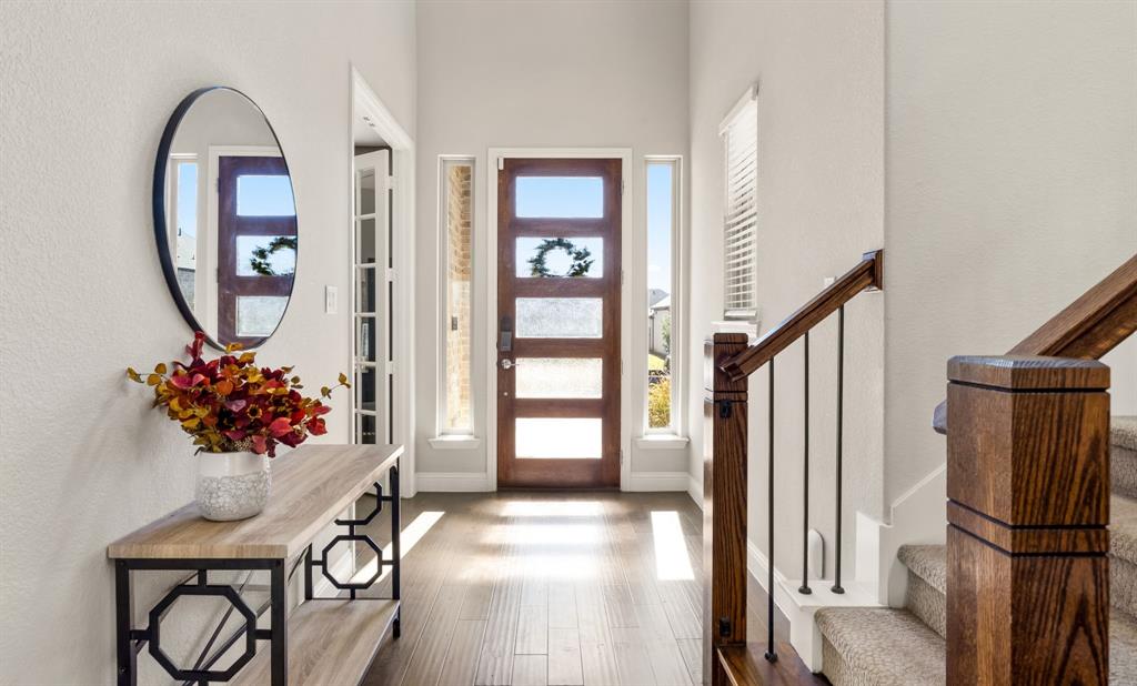 2270 English Ivy Road Frisco, TX 75033 - Photo 2 of 39 a view of a interior of house