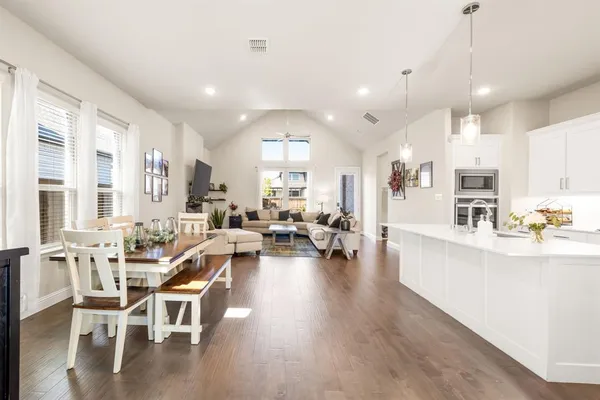 $744,999 | 2270 English Ivy Road, Frisco, TX 75033