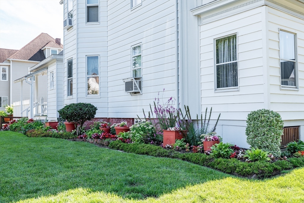 95 Grand Street Springfield, MA 01108 - Photo 4 of 42 Gallery Image 4