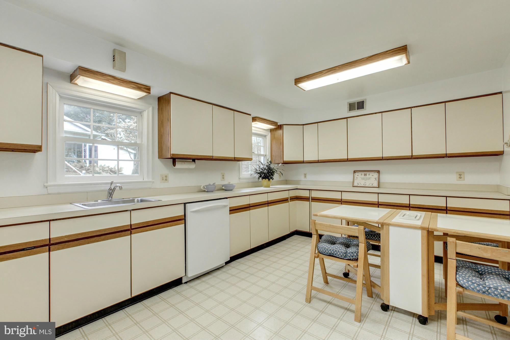 5807 Conway Road Bethesda, MD 20817 - Photo 8 of 21 Amazing Counter Space In The Eat-In Kitchen