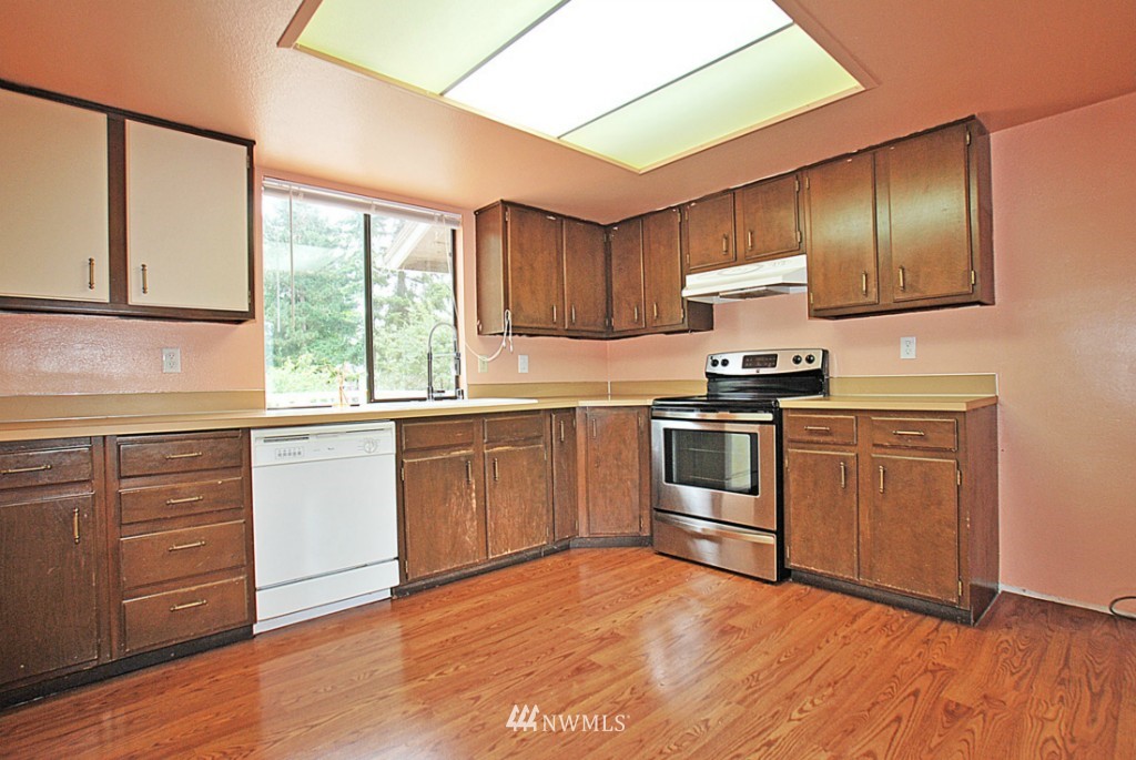 17802 30th Drive Southeast Bothell, WA 98012 - Photo 4 of 15 Gallery Image 4