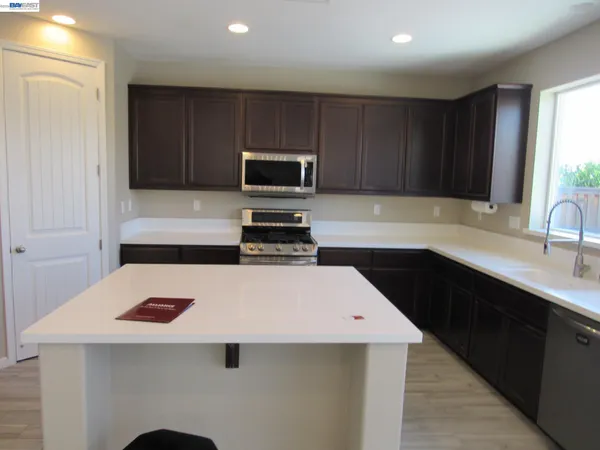 $3,600 | 607 Guild Road, Vacaville, CA 95688