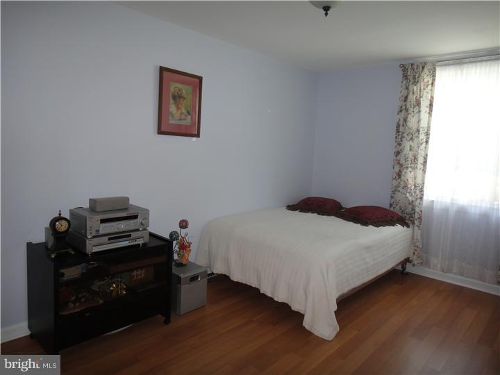 11732 Millbrook Road Philadelphia, PA 19154 - Photo 12 of 19 Gallery Image 12