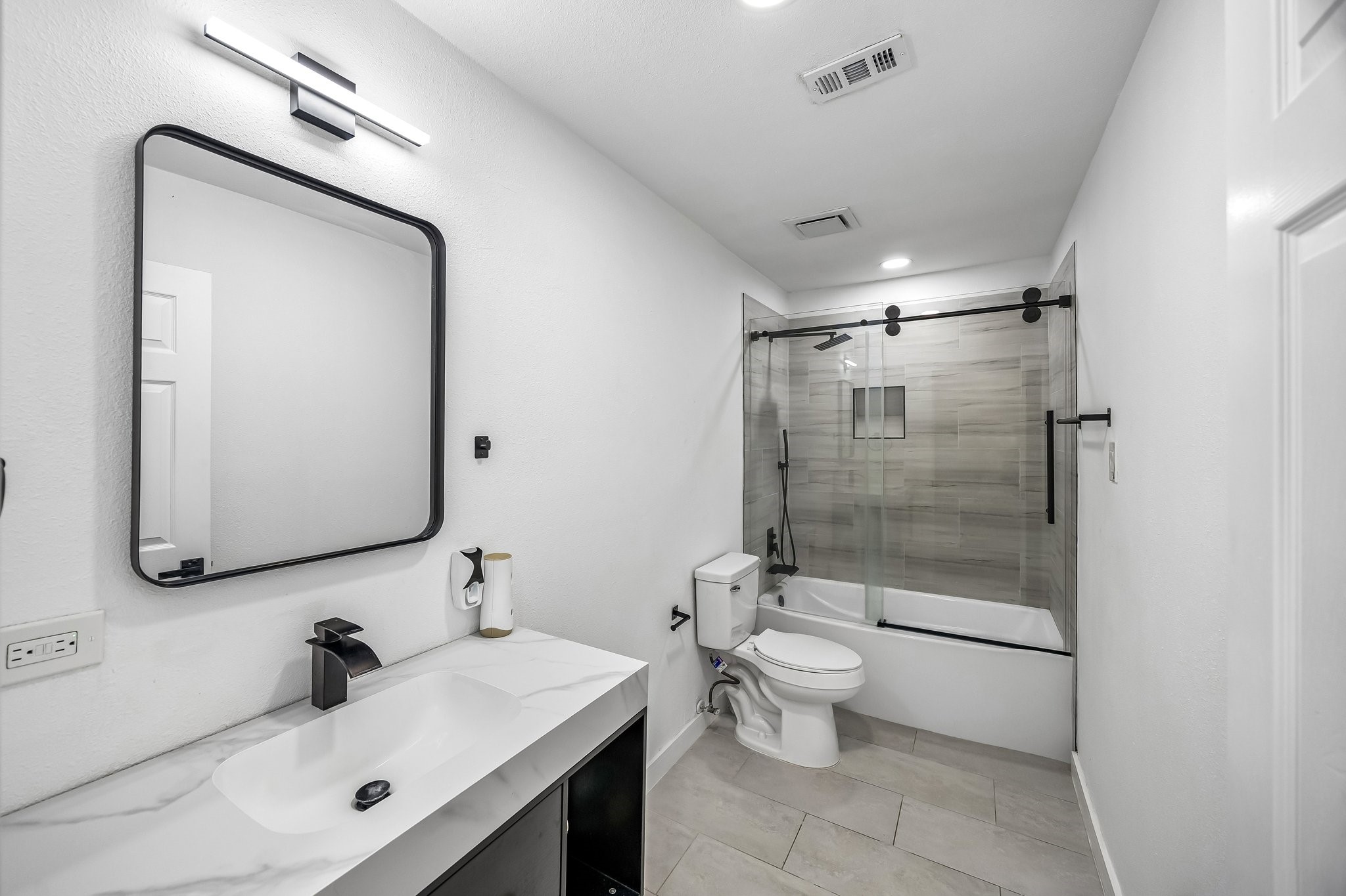 23319 Whispering Willow Drive Spring, TX 77373 - Photo 20 of 31 Secondary Bathroom